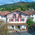 Restaurant & La Maison Oppoca Hotel