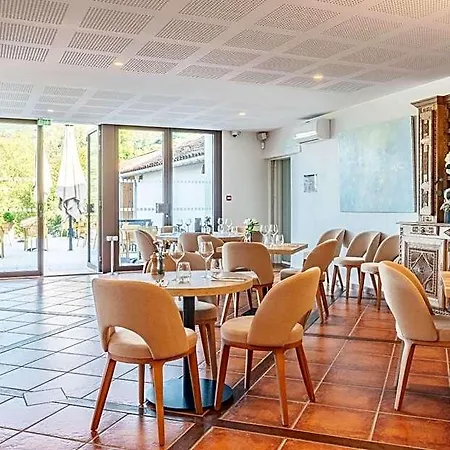 Restaurant & La Maison Oppoca Hotel