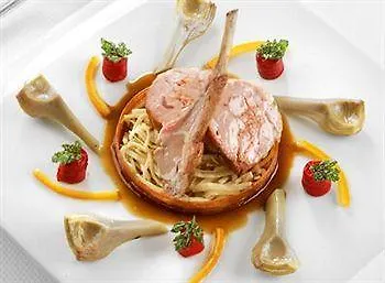 Restaurant & La Maison Oppoca Otel 4*