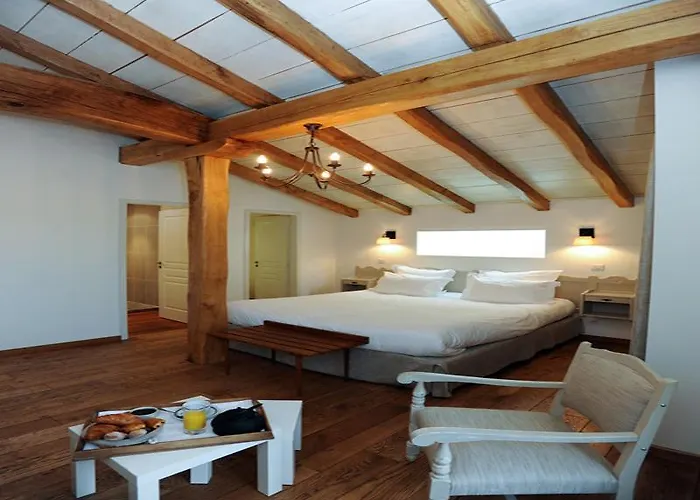 Restaurant & La Maison Oppoca Hotel