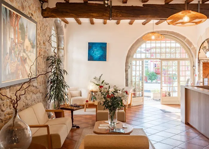 Hotel Restaurant & La Maison Oppoca Aïnhoa